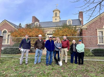 Ground Breaking
Left to right: Steve Dumont (TPD Construction), Tim Morrison (Barba and Wheelock Architect)
Tony Bauer and Henry Smith (Board Members)
Nicole Clark, Robert Morss, Lynda Ginchereau, Lisa McCarthy (Library Employees)
