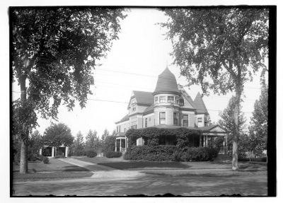 Goodall Home
The home of Louis B. Goodall, in the Queen Anne style, stood directly opposite the Goodall Mansion. Built in the early 1900's, it was torn down shortly after World War 2. As of 2024 the site contains an Aroma Joe's coffee shop.
